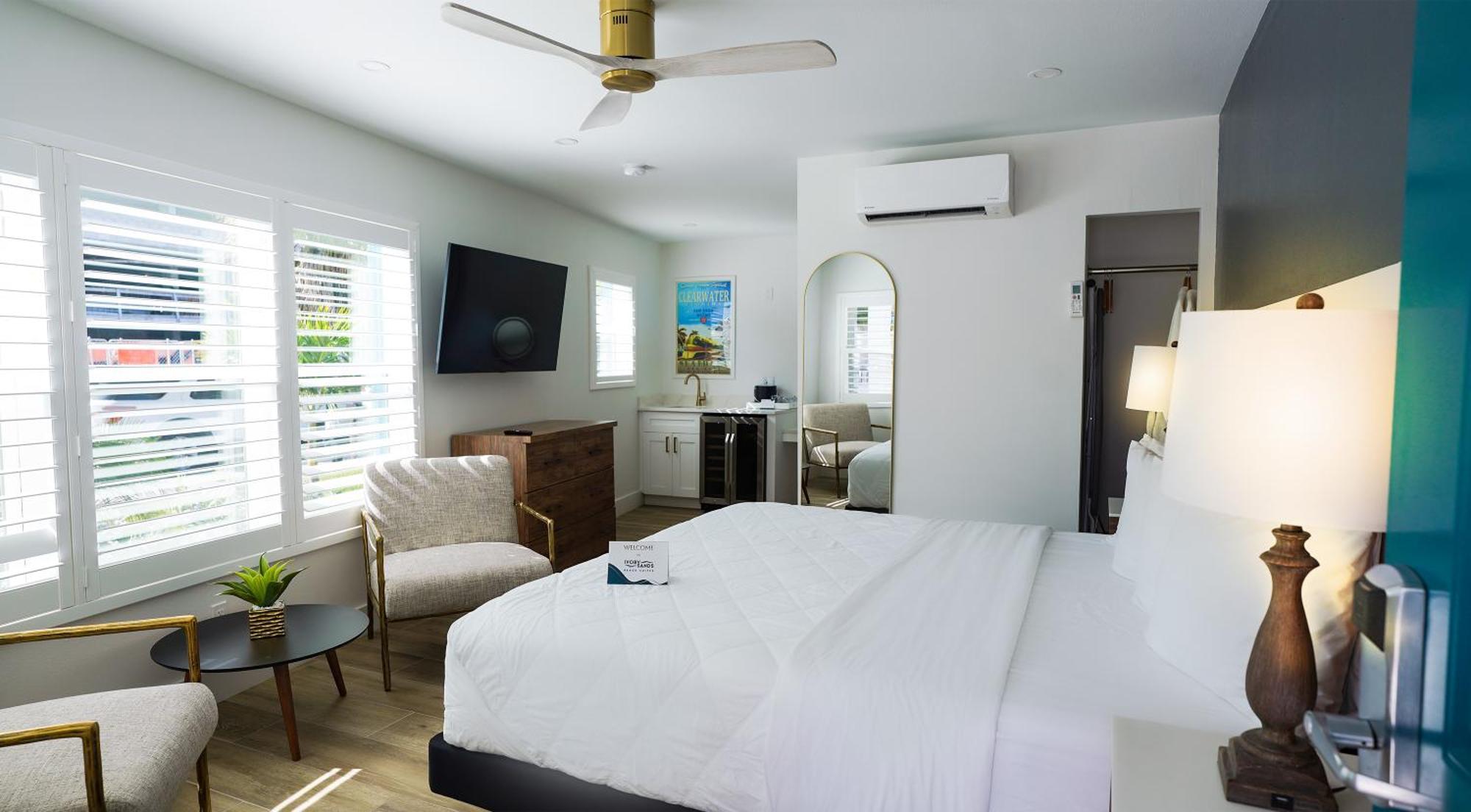 Ivory Sands Beach Suites Clearwater Beach Exterior photo