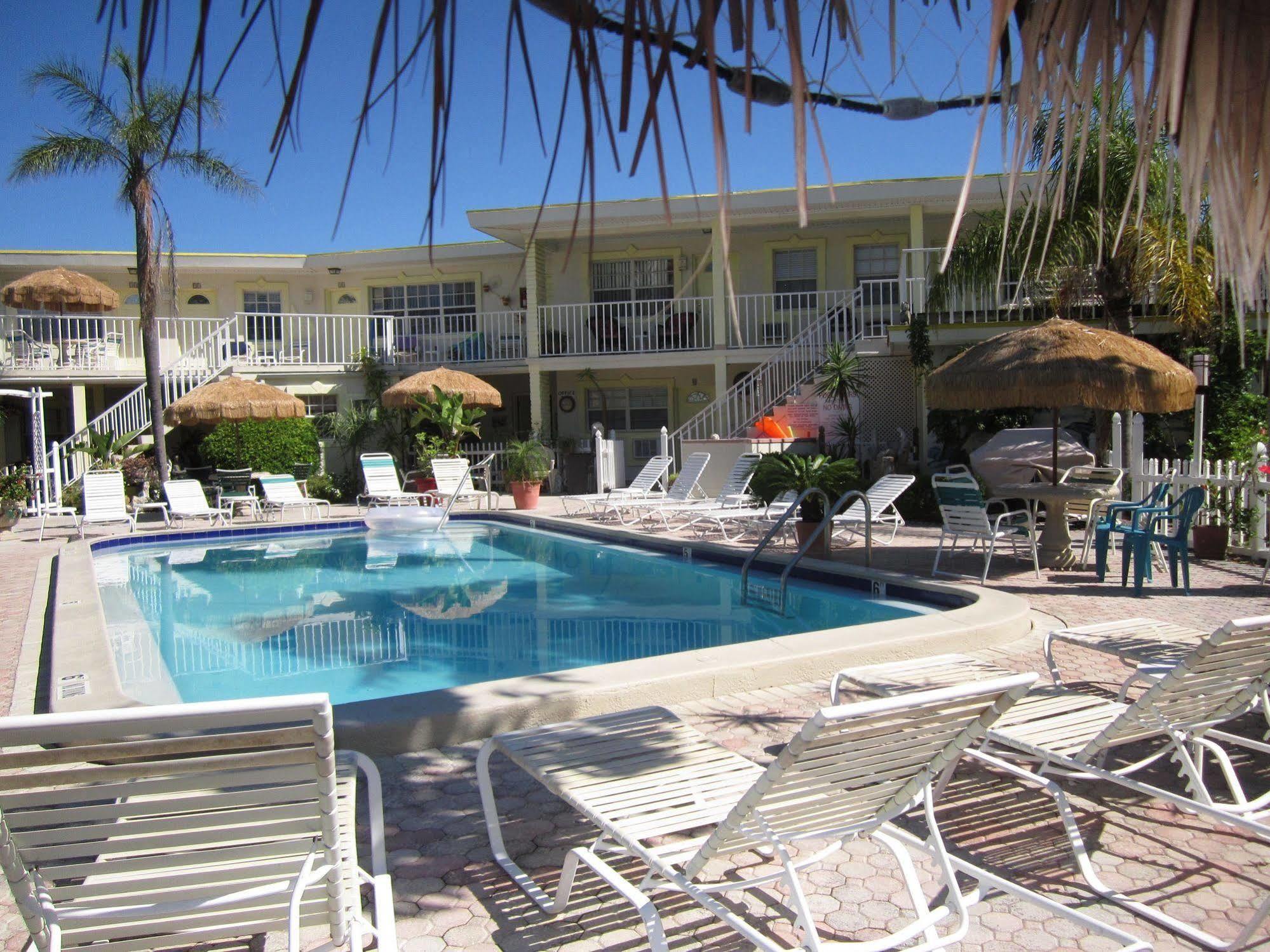 Ivory Sands Beach Suites Clearwater Beach Exterior photo